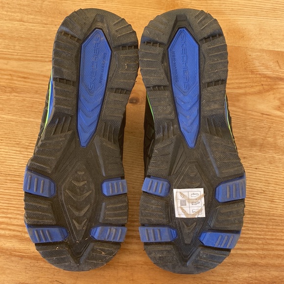 Boys Sketchers light up sneakers - Picture 3 of 5